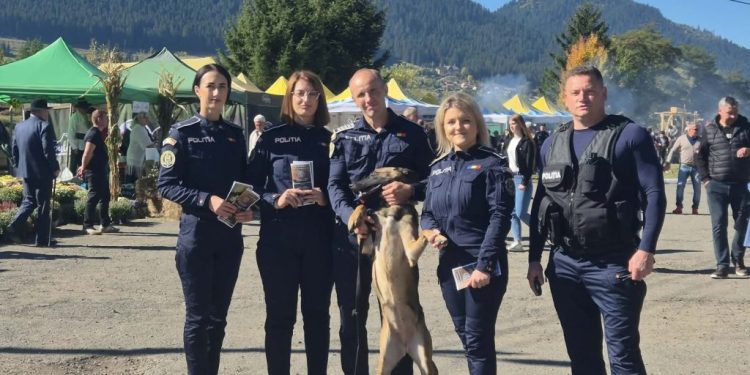 Poliția, la Cîmpulung Moldovenesc, de Ziua Mondială a Animalelor: Au fost abordate teme precum prevenirea abandonului și a relelor tratamente, sterilizarea și microciparea, și vaccinarea antirabică