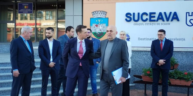 Criticii lui Vasile Rîmbu, atacați grosolan de aparatul său de propagandă