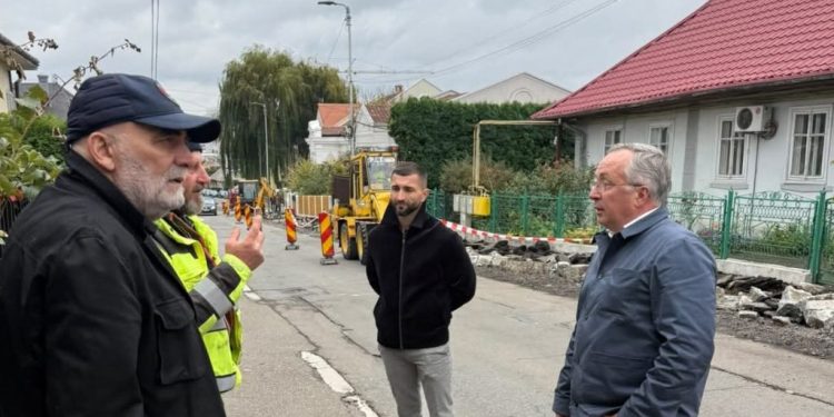 După ce PNL l-a anunțat candidatul său la Primărie în 2028, Vasile Rîmbu transmite că își vede de șantiere: Politica își vede de zgomotul ei, iar noi ne vedem neîntrerupt de șantiere și de oameni