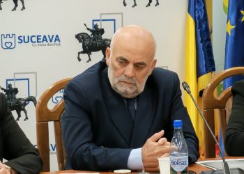 În ciuda semnalelor transmise de cîțiva consilieri, Vasile Rîmbu nu se schimbă. Tot arogant și sfidător rămîne