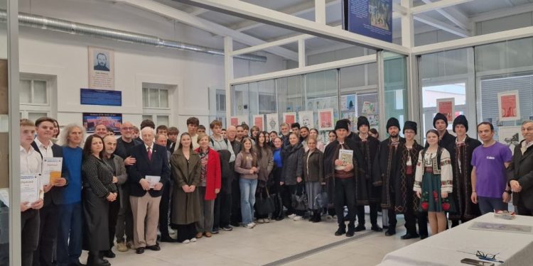 Expoziția itinerantă de grafică „Miezul Jarului”, semnată de Mihai Pînzaru-PIM, a ajuns la Soroca